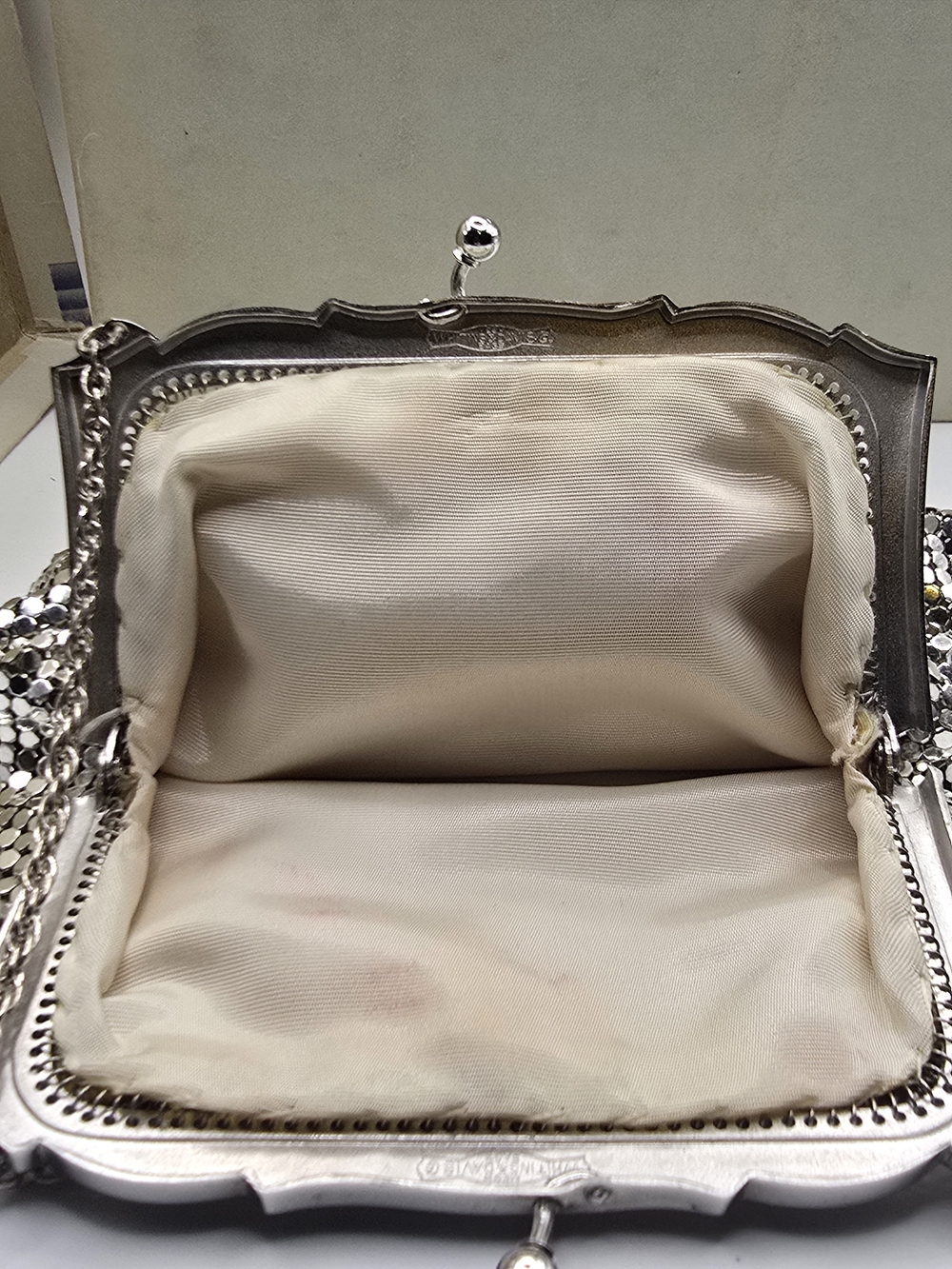 Vintage Whiting & Davis Co. Mesh Bag in Original Box - Picture 6 of 10